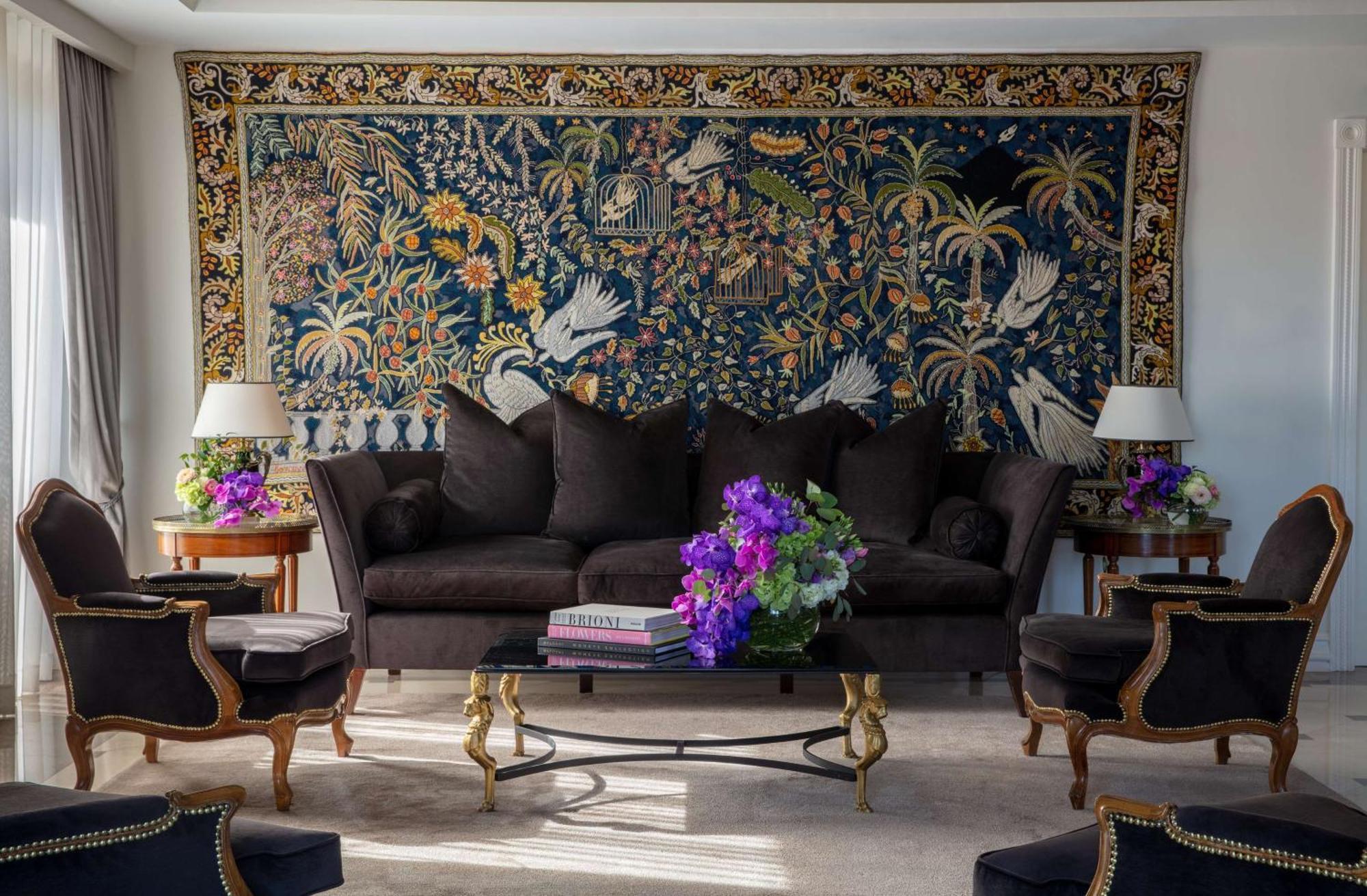 티볼리 아베니다 리베르다데 더 리딩 호텔 오브 더 월드 리스본 외부 사진 The drawing room of the suite