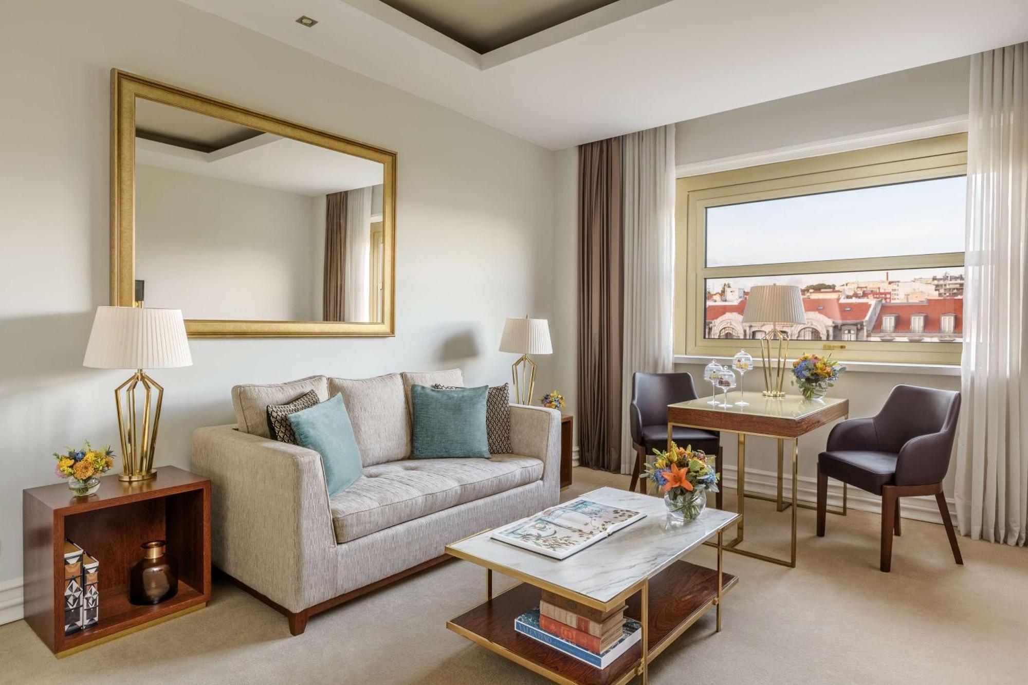 티볼리 아베니다 리베르다데 더 리딩 호텔 오브 더 월드 리스본 외부 사진 A living room at the hotel