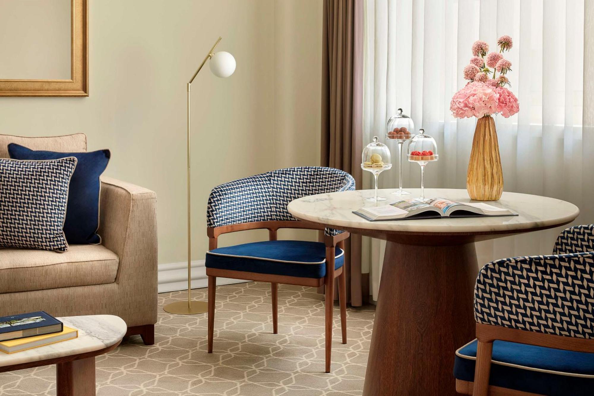 티볼리 아베니다 리베르다데 더 리딩 호텔 오브 더 월드 리스본 외부 사진 A suite at the hotel