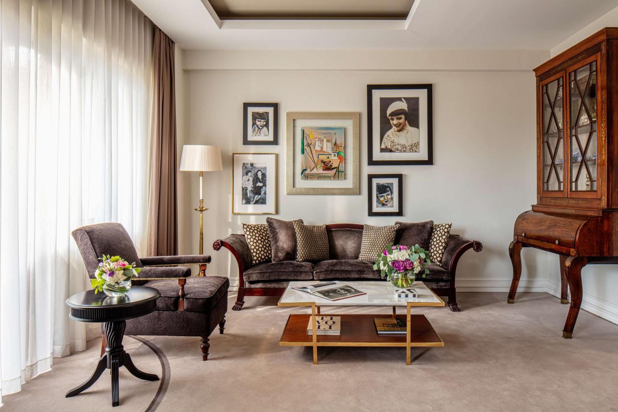 티볼리 아베니다 리베르다데 더 리딩 호텔 오브 더 월드 리스본 외부 사진 A living room at the hotel