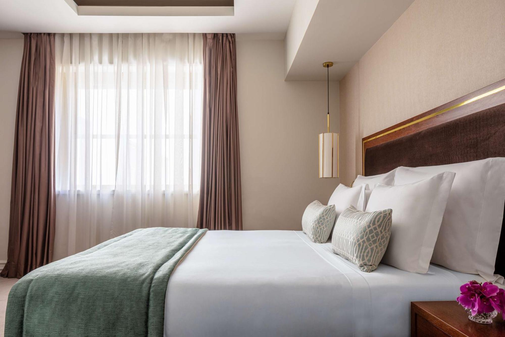 티볼리 아베니다 리베르다데 더 리딩 호텔 오브 더 월드 리스본 외부 사진 A bedroom at the hotel